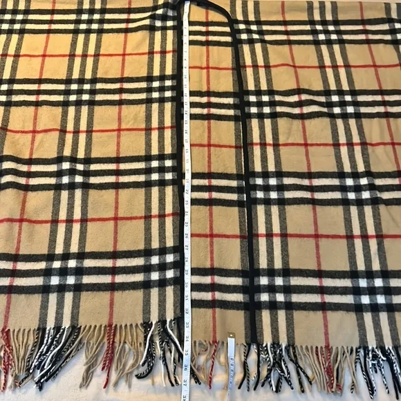 Burberry London 100% Lambswool Cape/Wrap